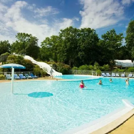 Camping **** Piscine - Foret - Plage 300m سانت-بريفين-لي-بان