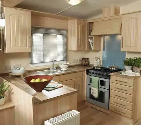 مكان تخييم Camping **** Piscine - Foret - Plage 300m *